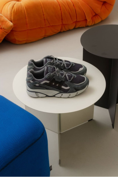 KARHU SUPER FULCRUM INDIA INK BLACK KARHU SUPER FULCRUM INDIA INK BLACK