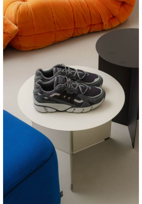 KARHU SUPER FULCRUM INDIA INK BLACK