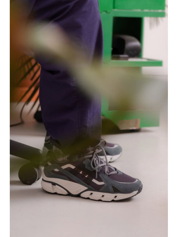 KARHU SUPER FULCRUM INDIA INK BLACK KARHU SUPER FULCRUM INDIA INK BLACK