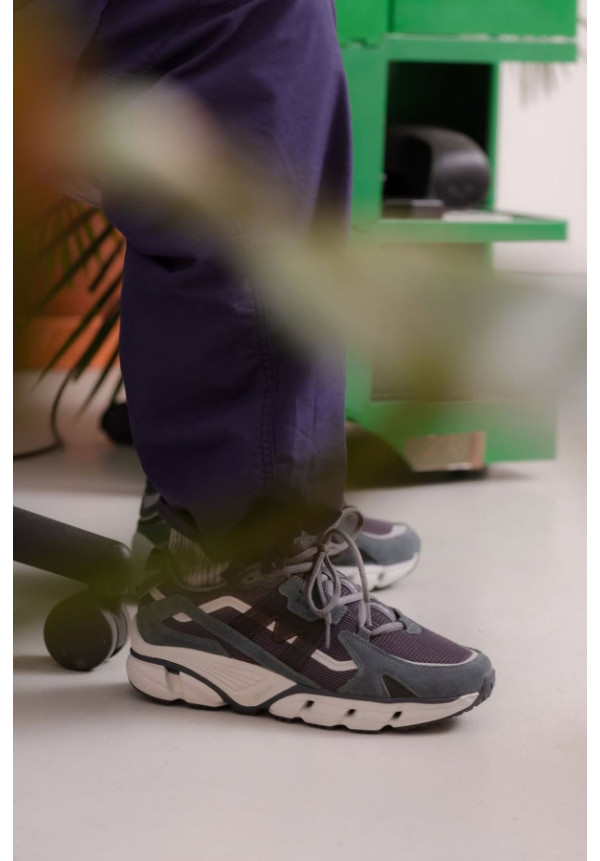 KARHU SUPER FULCRUM INDIA INK BLACK