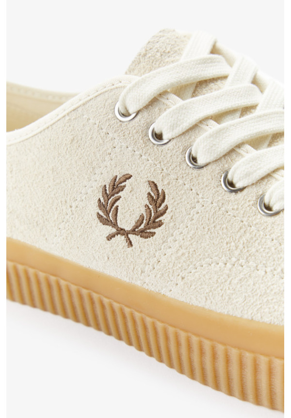 FRED PERRY HUGHES LOW TEXT SUEDE ECRU