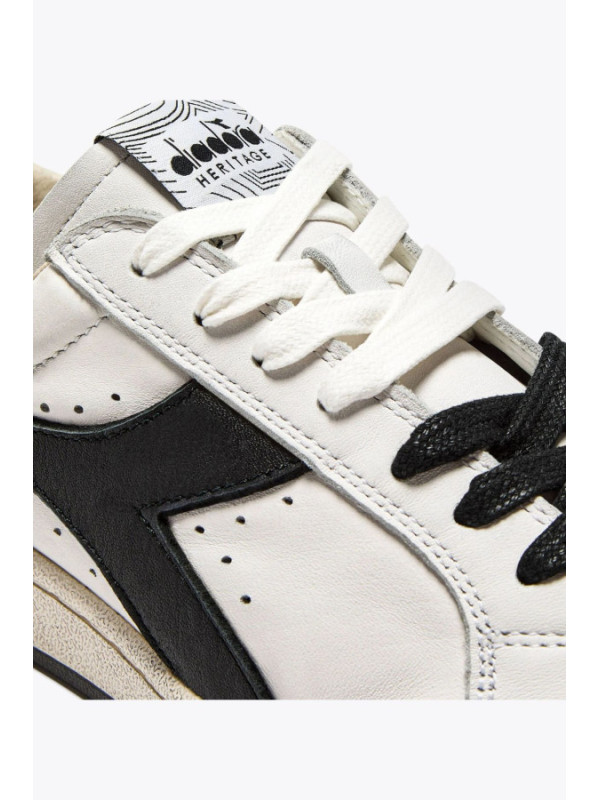 DIADORA HERITAGE PRESTIGE USED WHITE BLACK DIADORA HERITAGE PRESTIGE USED WHITE BLACK