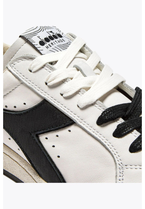 DIADORA HERITAGE PRESTIGE USED WHITE BLACK