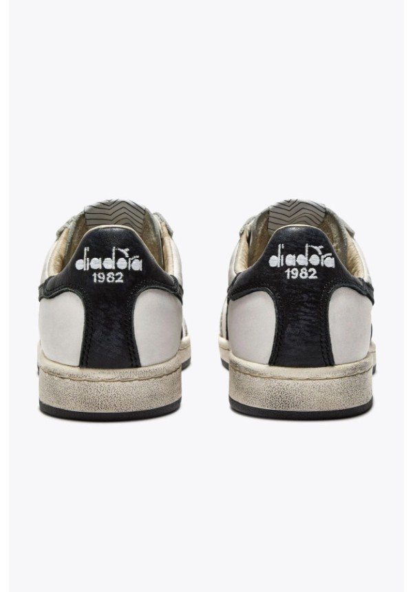 DIADORA HERITAGE PRESTIGE USED WHITE BLACK