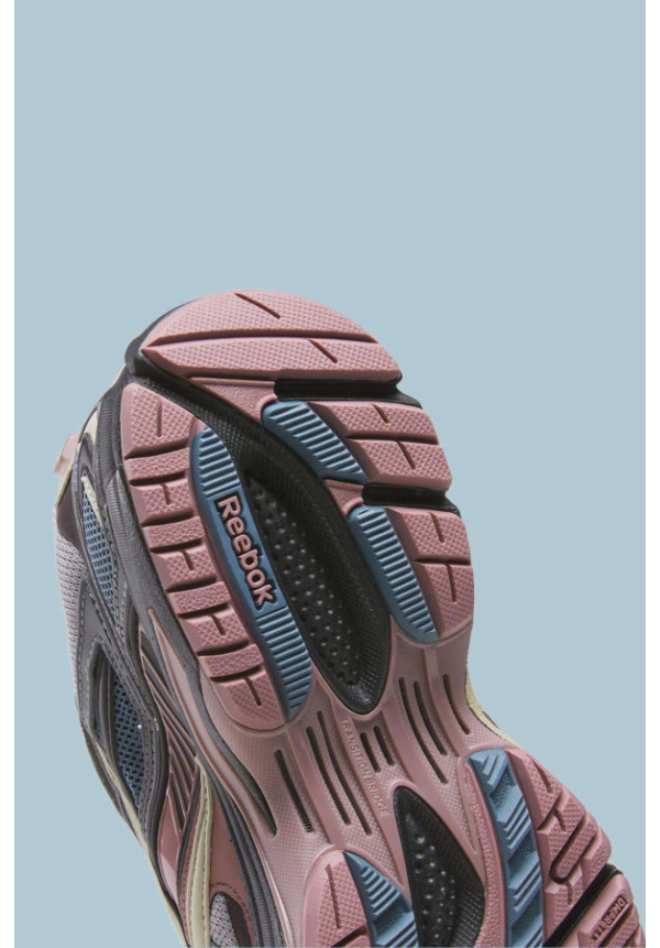 REEBOK LTD PREMIER ROAD ULTRA SOFT PINK
