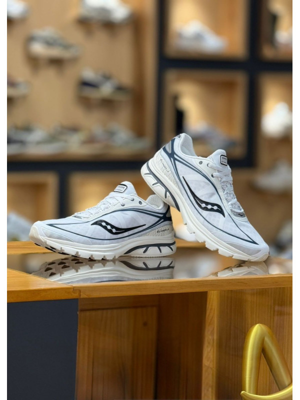 SAUCONY KINVARA 1 WHITE OFF WHITE