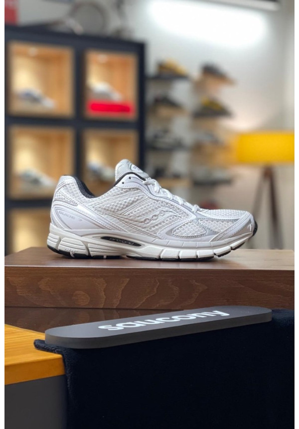 SAUCONY PROGRID GUIDE 7 WHITE BLACK