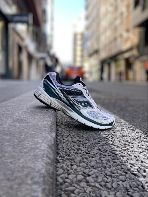 SAUCONY PROGRID GUIDE 7 WHITE PINE