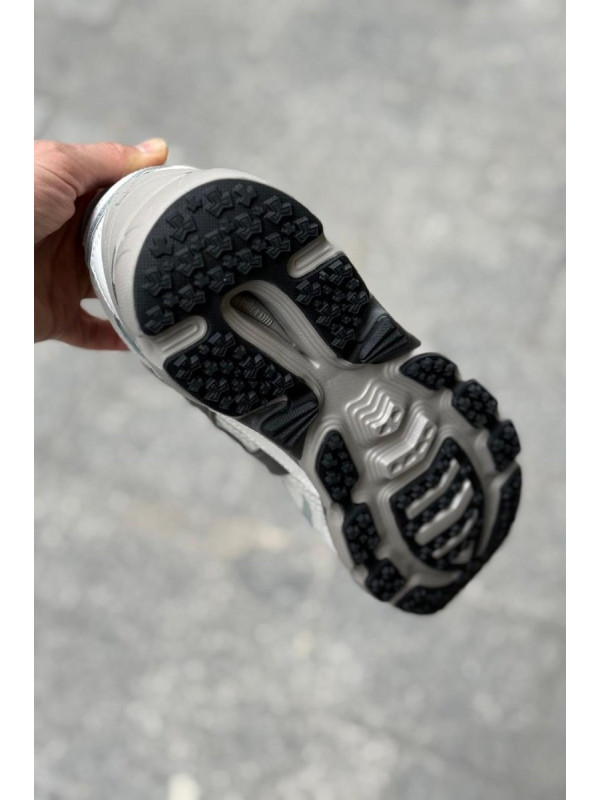 KARHU SUPER FULCRUM BLANC DE BLANC DARK GULL GRAY