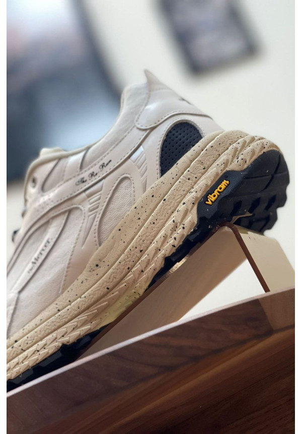 MERCER BRAND THE RE-RUN VIBRAM WHITE BLUE